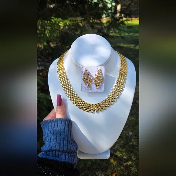 Vintage Premier Designs Panther Link Collar Necklace Gold Tone / Avon Eartings - Picture 7 of 16